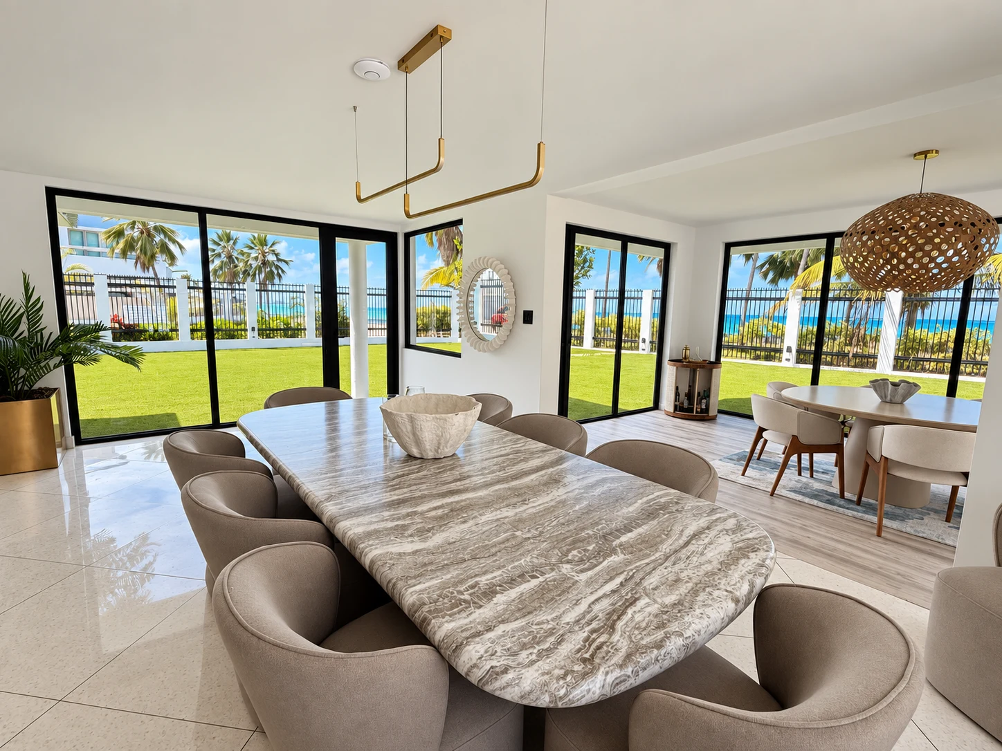 Villa Paradiso · Comedor